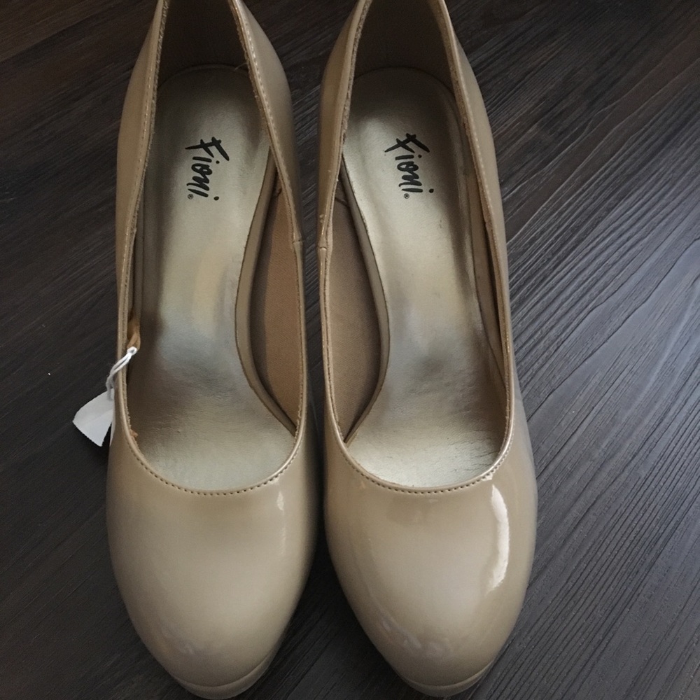 Sexy Nude Pumps